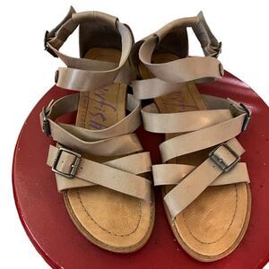 Leather blowfish sandals